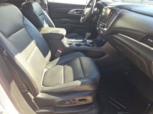 Used 2018 Chevrolet Traverse RS image 14