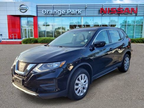 Used 2017 Nissan Rogue S AWD/4WD image 4