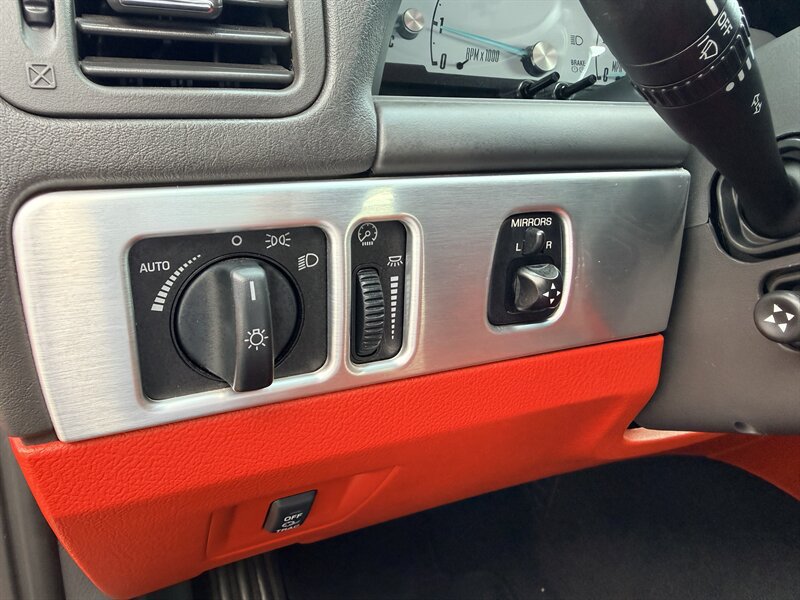 Used 2002 Ford Thunderbird RWD image 19
