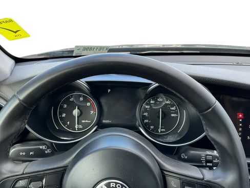Used 2019 Alfa Romeo Giulia RWD image 7