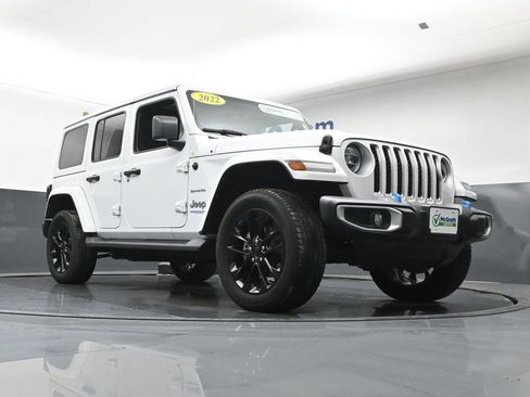 Used 2022 Jeep Wrangler Unlimited Sahara w/ Cold Weather Group image 25