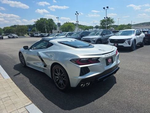 Used 2023 Chevrolet Corvette Stingray Preferred Cpe w/ Z51 Performance Package RWD image 5