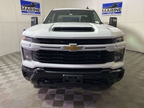 Used 2025 Chevrolet Silverado 2500 Custom w/ Custom Value Package AWD/4WD image 12