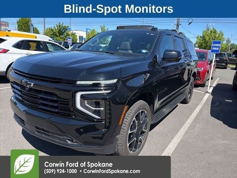 Used 2025 Chevrolet Suburban RST w/ Comfort Package AWD/4WD image 2