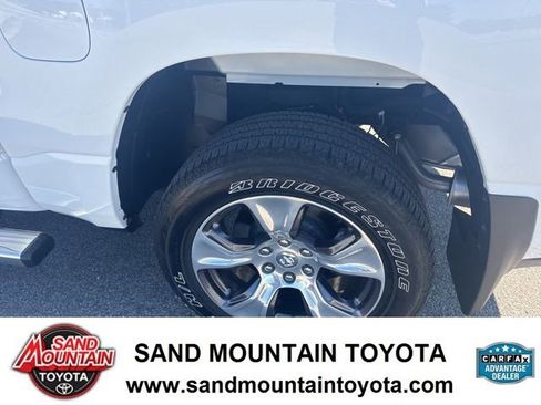 Used 2024 RAM 1500 Laramie image 12