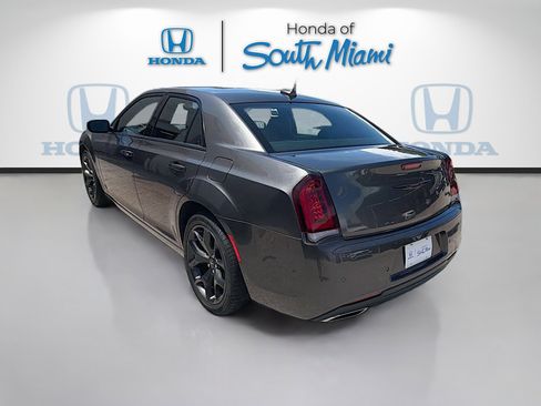 Used 2023 Chrysler 300 S RWD image 5