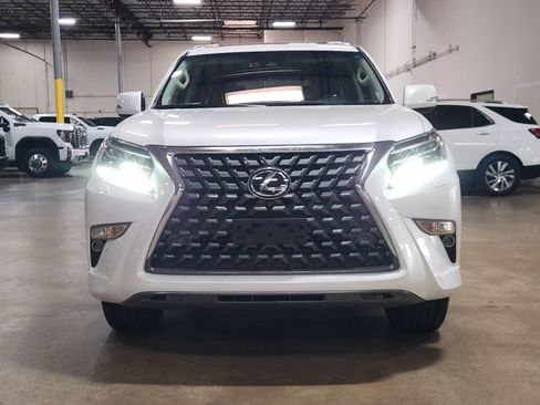 Used 2023 Lexus GX 460 Luxury w/ Accessory Package AWD/4WD image 2