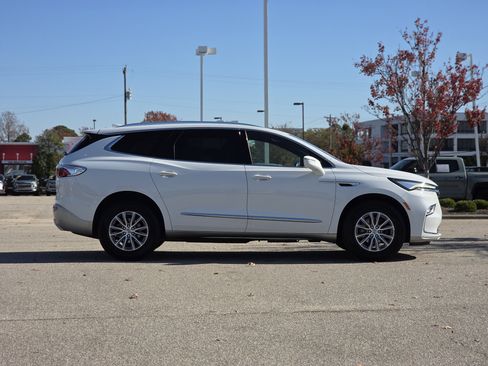 Used 2023 Buick Enclave Essence w/ Trailering Package, 5000 lbs. image 8