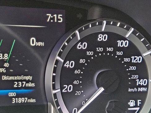 Used 2023 Toyota Highlander XLE FWD image 11