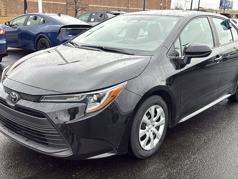 Certified 2025 Toyota Corolla LE image 3