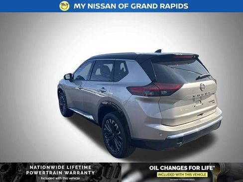 New 2026 Nissan Rogue Platinum image 3