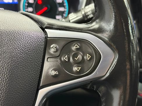 Used 2021 Chevrolet Traverse LT FWD image 28