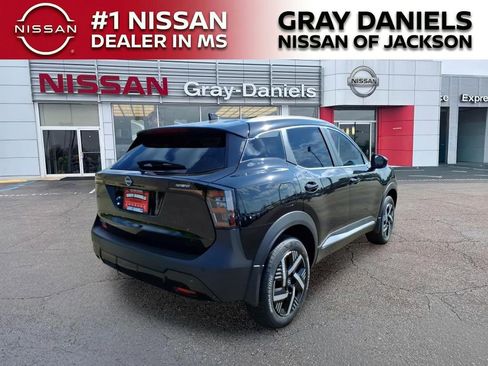 New 2026 Nissan Kicks SV w/ SV Premium Package image 7