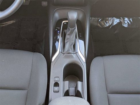 Used 2025 Toyota Corolla LE image 18