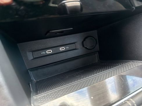 Used 2024 Volkswagen Taos SE w/ Panoramic Sunroof Package image 34