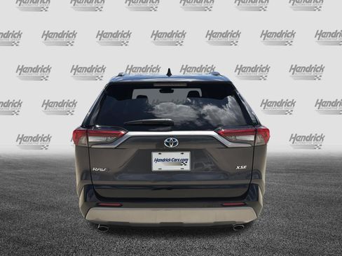 Used 2022 Toyota RAV4 XSE AWD/4WD image 9