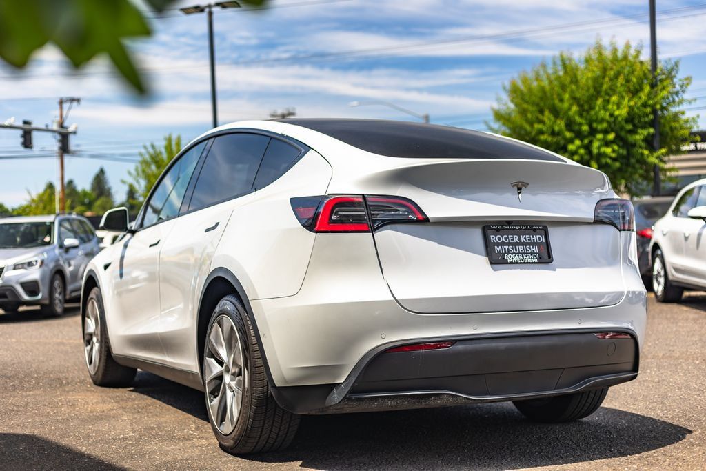Used 2021 Tesla Model Y Long Range AWD/4WD image 9