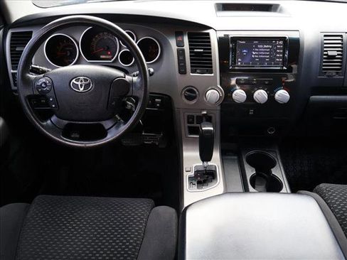 Used 2012 Toyota Tundra 4x4 CrewMax image 22
