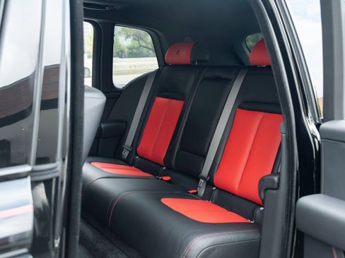 Certified 2023 Rolls-Royce Cullinan w/ Dark Exterior Package image 39