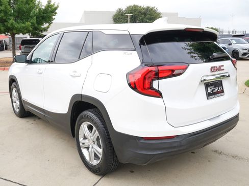 Used 2020 GMC Terrain SLE FWD image 4