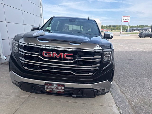 Used 2023 GMC Sierra 1500 SLT w/ SLT Premium Package AWD/4WD image 5