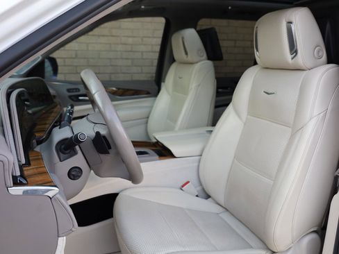 Used 2021 Cadillac Escalade Premium Luxury Platinum w/ LPO, Floor Liner Package AWD/4WD image 17