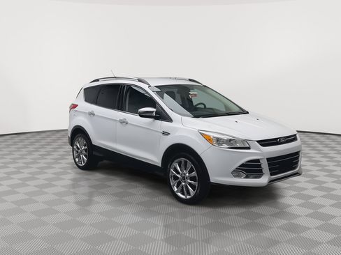 Used 2016 Ford Escape SE w/ SE Chrome Package FWD image 30