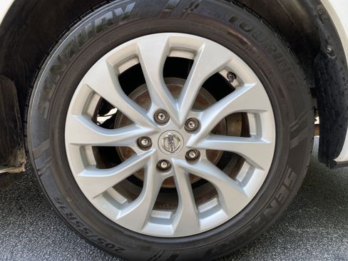 Used 2019 Nissan Sentra SV FWD image 37
