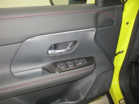 Used 2026 Nissan Kicks SR w/ SR Premium Package image 20