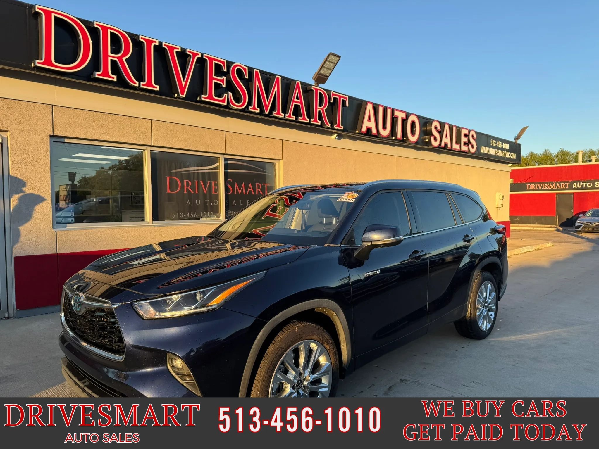 Used 2021 Toyota Highlander Limited FWD image 1
