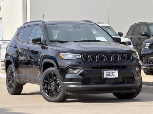 New 2026 Jeep Compass Latitude image 2