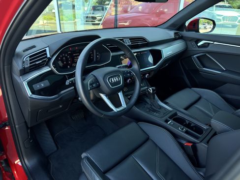 Certified 2025 Audi Q3 2.0T Premium w/ Convenience Package AWD/4WD image 4