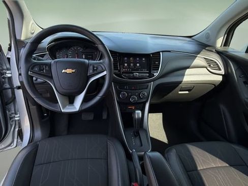 Used 2022 Chevrolet Trax LT w/ Sport Edition AWD/4WD image 16
