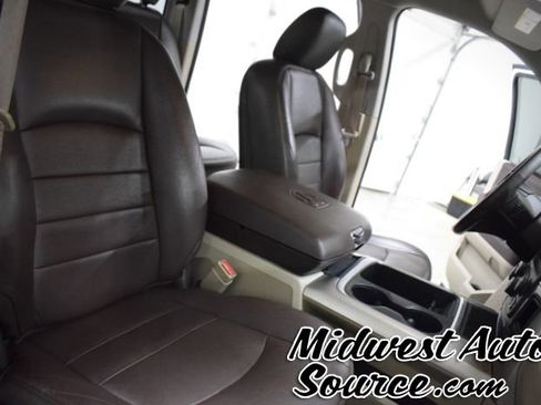 Used 2018 RAM 1500 SLT image 34