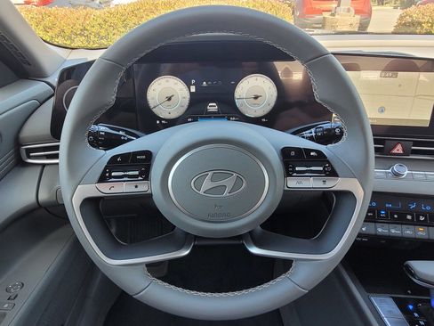 New 2025 Hyundai Elantra SEL image 21