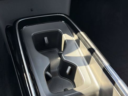 Certified 2025 Volkswagen ID.4 Pro RWD image 25