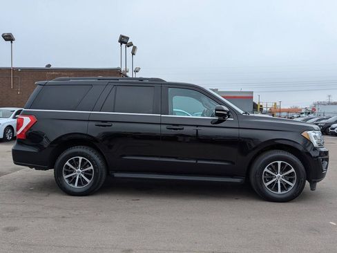 Used 2019 Ford Expedition XLT w/ Equipment Group 201A AWD/4WD image 3