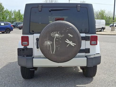 Used 2012 Jeep Wrangler Unlimited Sahara w/ Dual Top Group image 7