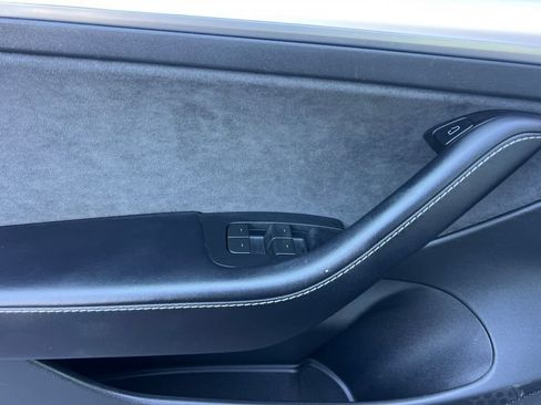 Used 2023 Tesla Model 3 Standard Range RWD image 5