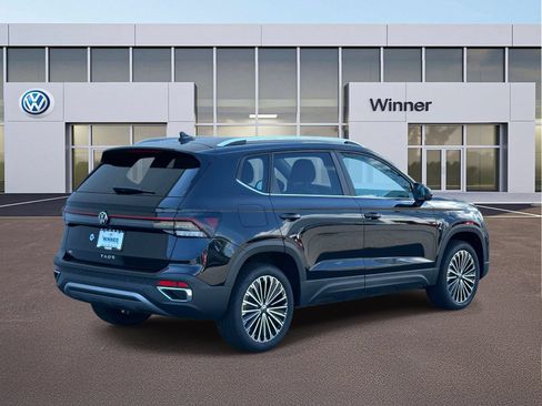 New 2026 Volkswagen Taos SE FWD image 5