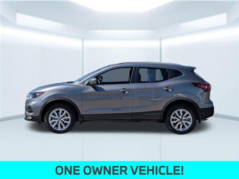 Used 2022 Nissan Rogue Sport SV FWD image 2