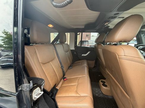 Used 2015 Jeep Wrangler Unlimited Rubicon w/ Dual Top Group AWD/4WD image 24