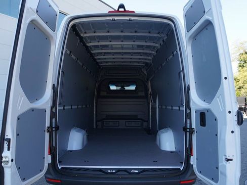 New 2024 Mercedes-Benz eSprinter 170 Cargo image 10