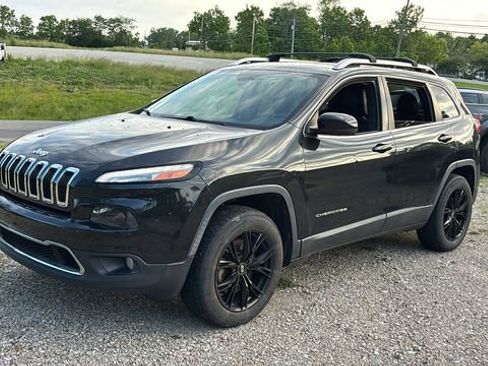 Used 2014 Jeep Cherokee Limited w/ Luxury Group AWD/4WD image 2