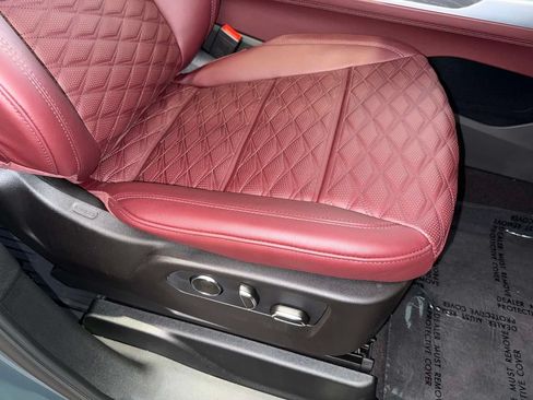 Used 2026 Cadillac Escalade Luxury w/ LPO, Floor Liner Package AWD/4WD image 15