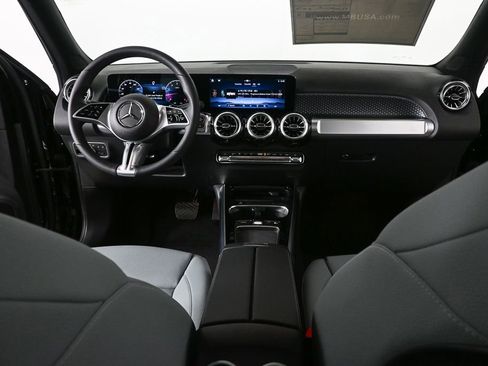 New 2026 Mercedes-Benz GLB 250 image 17