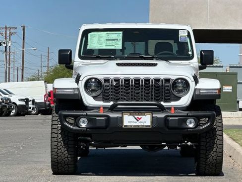 New 2026 Jeep Gladiator Mojave w/ Steel Bumper Group AWD/4WD image 8