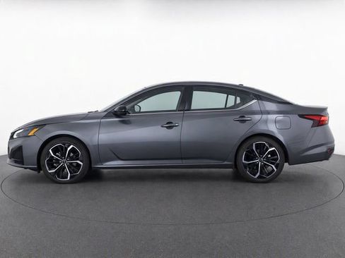 Used 2024 Nissan Altima 2.5 SR FWD image 4