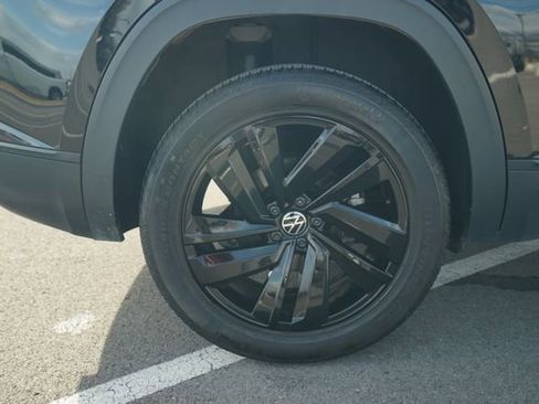 Used 2021 Volkswagen Atlas Cross Sport SE w/ Panoramic Sunroof Package image 41