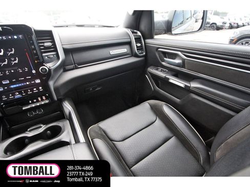 Used 2024 RAM 1500 Laramie AWD/4WD image 12